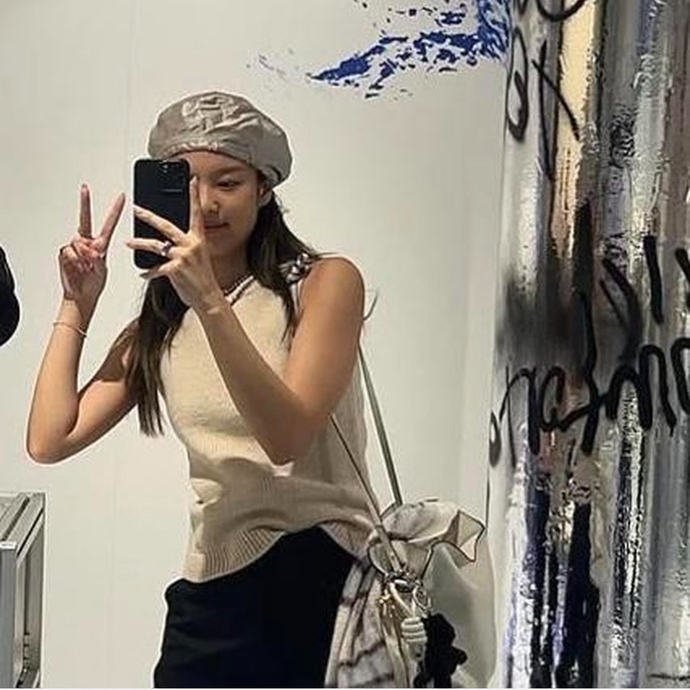 Cream Sleeveless Top with Silver Beret